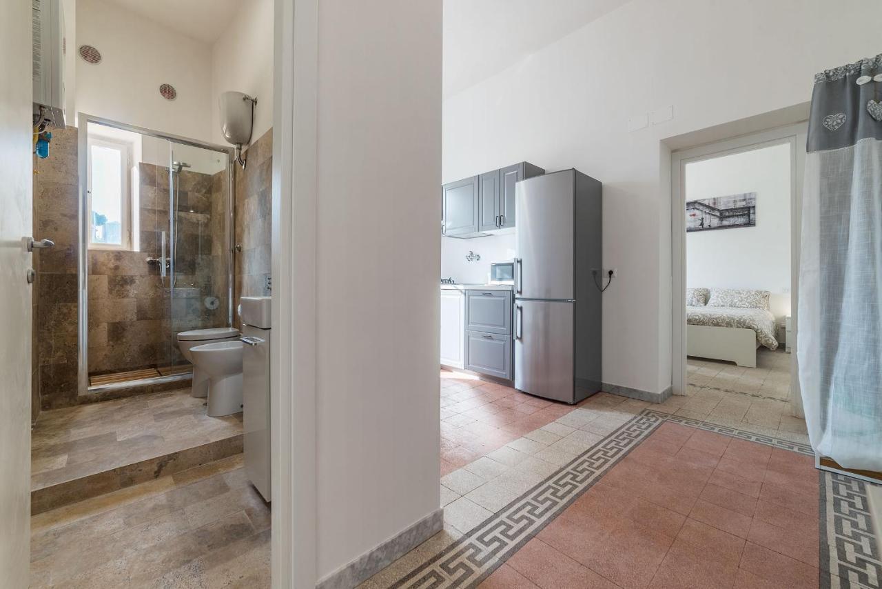 רומא Colosseo & Colle Oppio Cozy Apartment מראה חיצוני תמונה