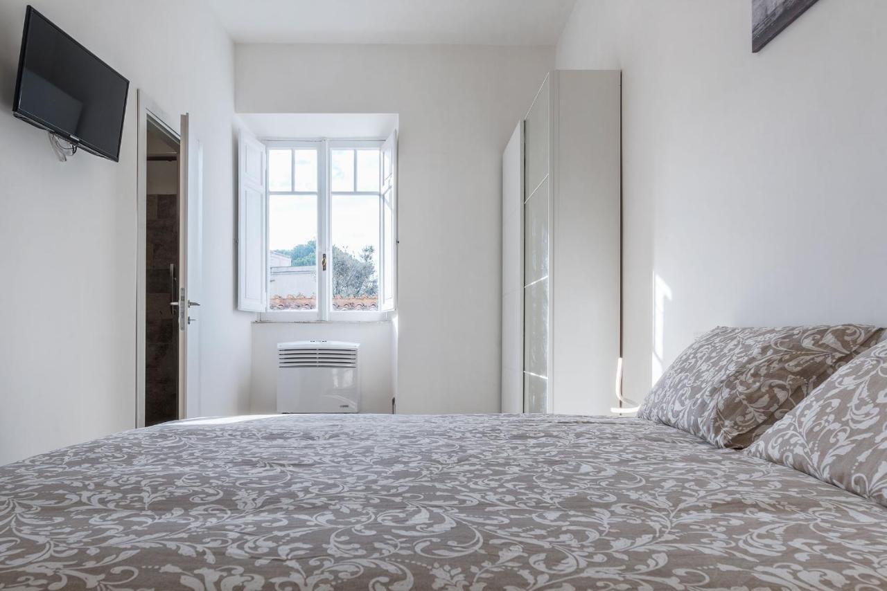 רומא Colosseo & Colle Oppio Cozy Apartment מראה חיצוני תמונה