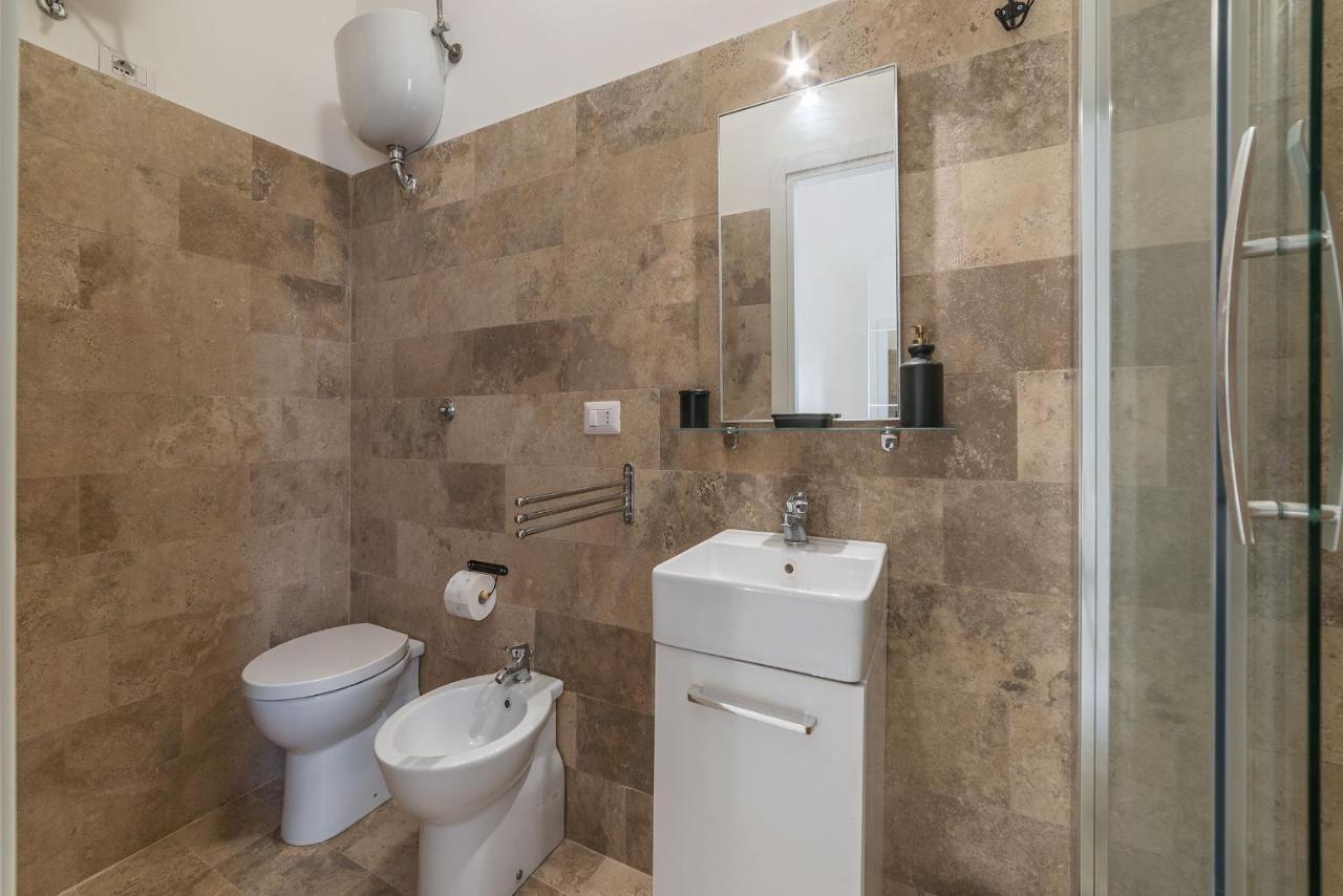 רומא Colosseo & Colle Oppio Cozy Apartment מראה חיצוני תמונה