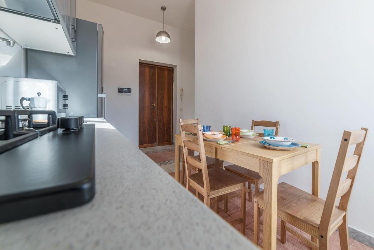 רומא Colosseo & Colle Oppio Cozy Apartment מראה חיצוני תמונה